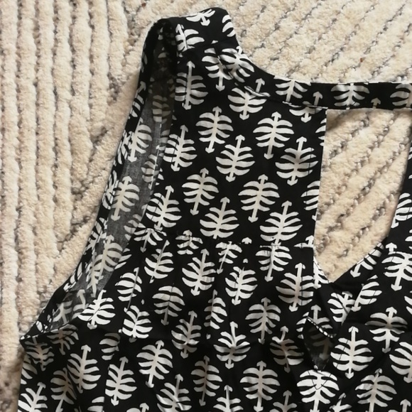 Old Navy Sleeveless Shirttail Dress - Picture 3 of 3